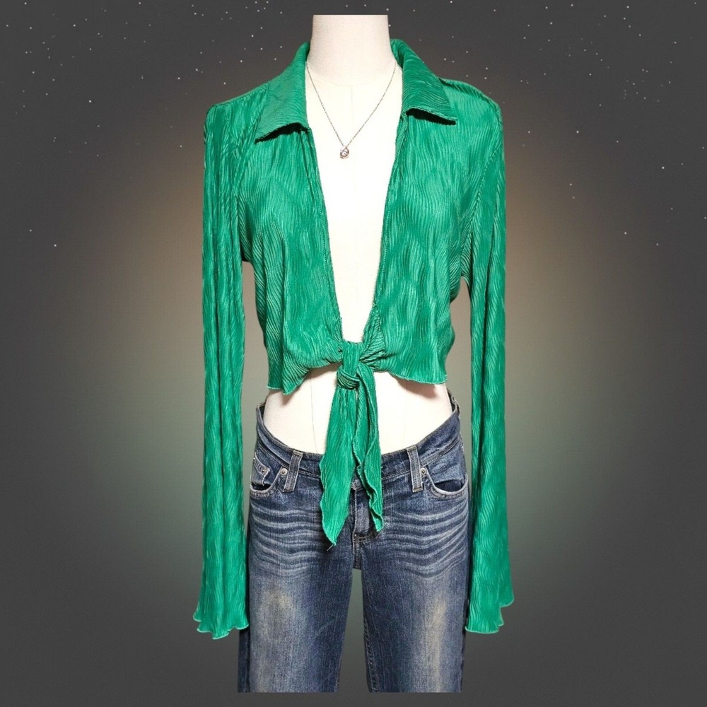 Lelis Plisse Front Tie Top Size M Green Bell Sleeve Cropped Fairy Y2K Retro Boho